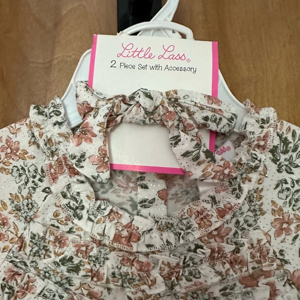 3 piece floral ruffle shirt and pants with hair accessory - Picture 5 of 8